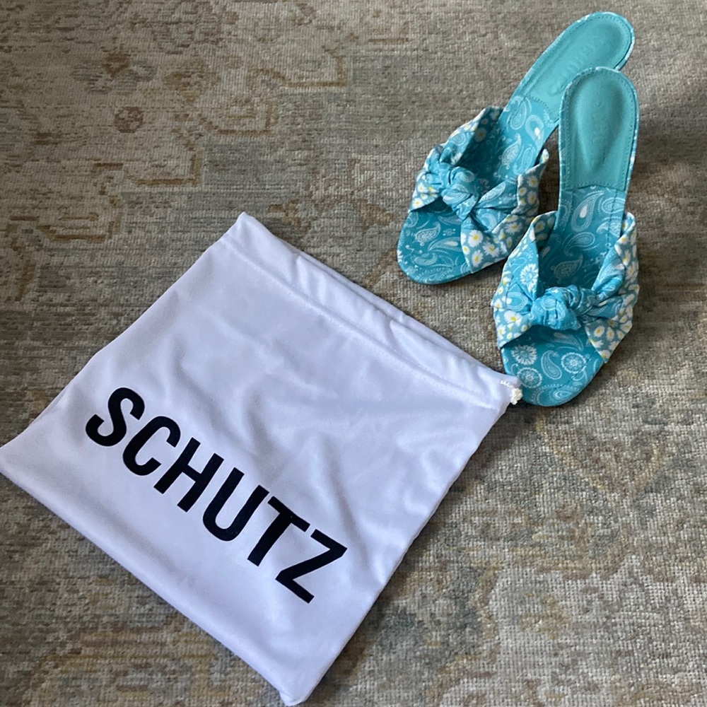 Schultz heels - Picture 1 of 4